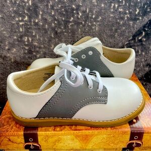 Boy’s Footnotes Cheer Saddle Shoes - Gray, Size 10 NWT